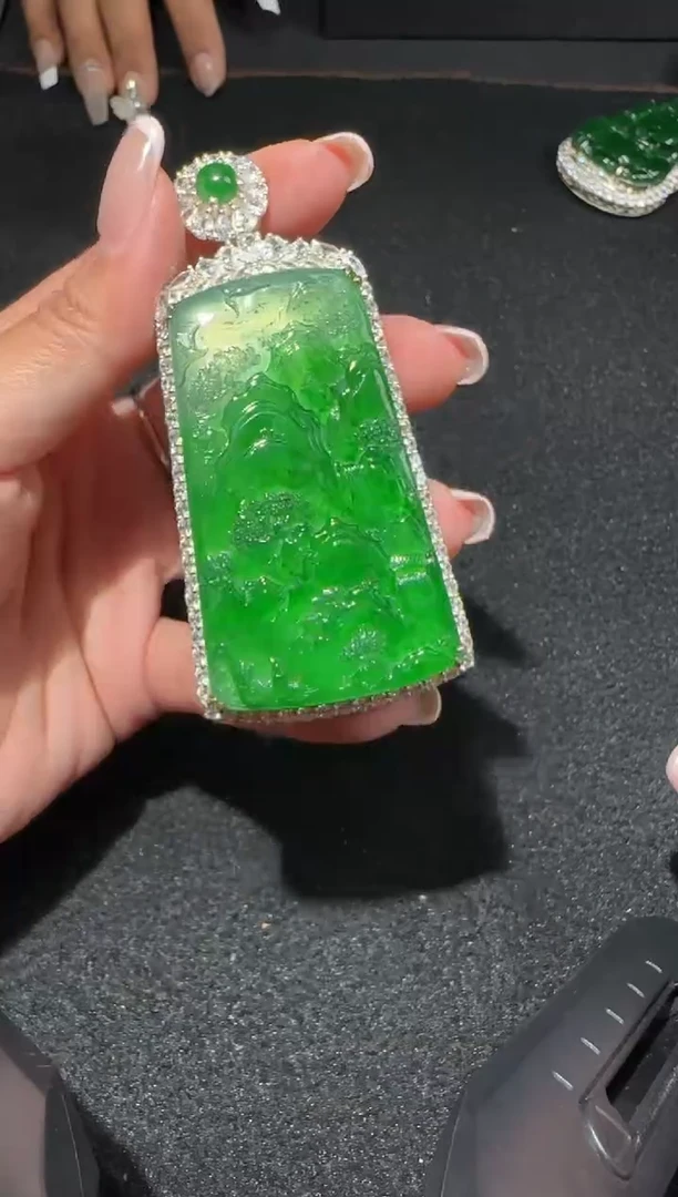 【闪购商品】翡翠吊坠(赠链)银S925镶嵌多样性发货拍一发一