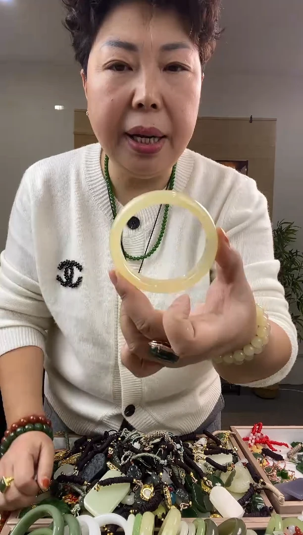 颈饰未镶嵌和田玉多样性拍一发一  0408