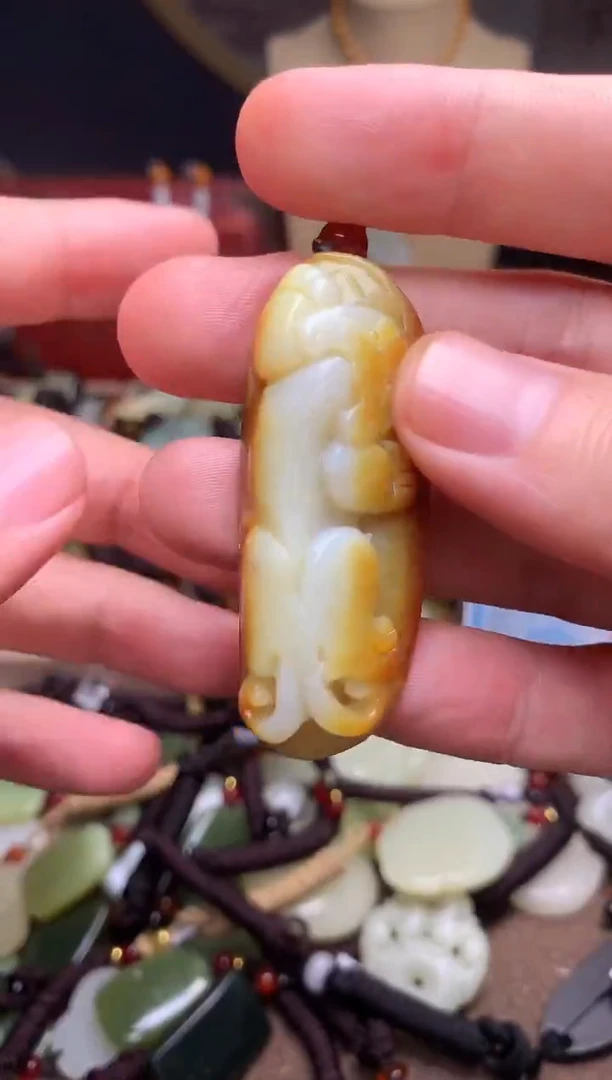 颈饰未镶嵌和田玉新疆料青海料清水和田玉吊坠