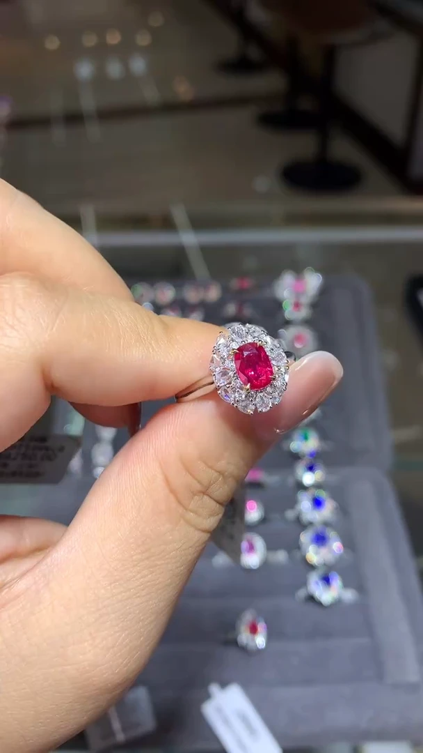 18K金镶嵌戒指红宝石1.09CT