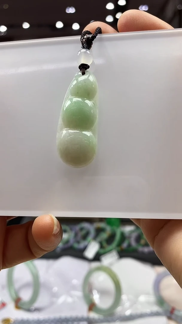 颈饰未镶嵌翡翠福豆