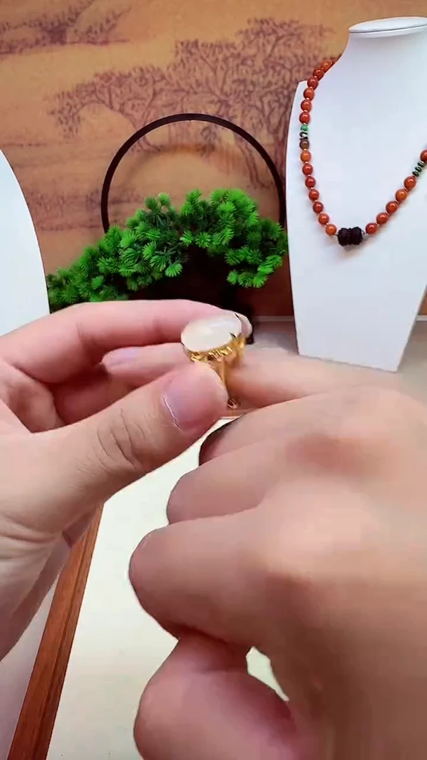 14K金镶嵌戒指和田玉J06