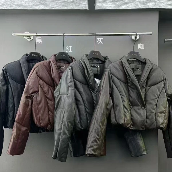 璐璐定制--2025冬季新款复古时髦环保蛋白皮美式休闲短款羽绒服