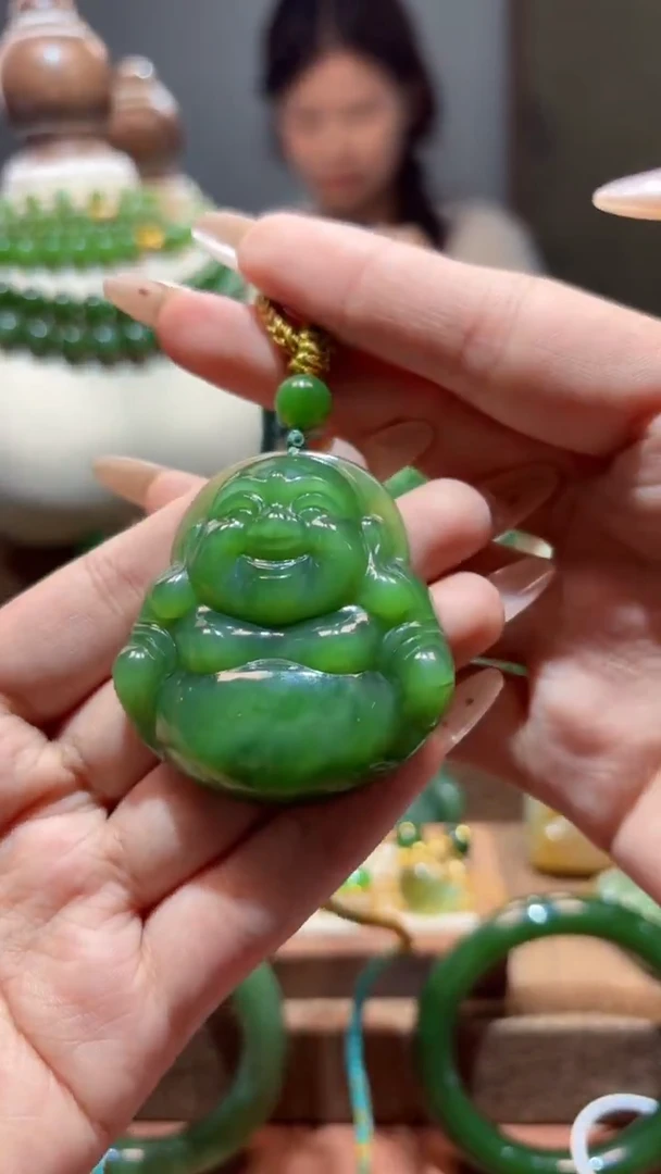 和田玉（碧玉）未镶嵌颈饰1