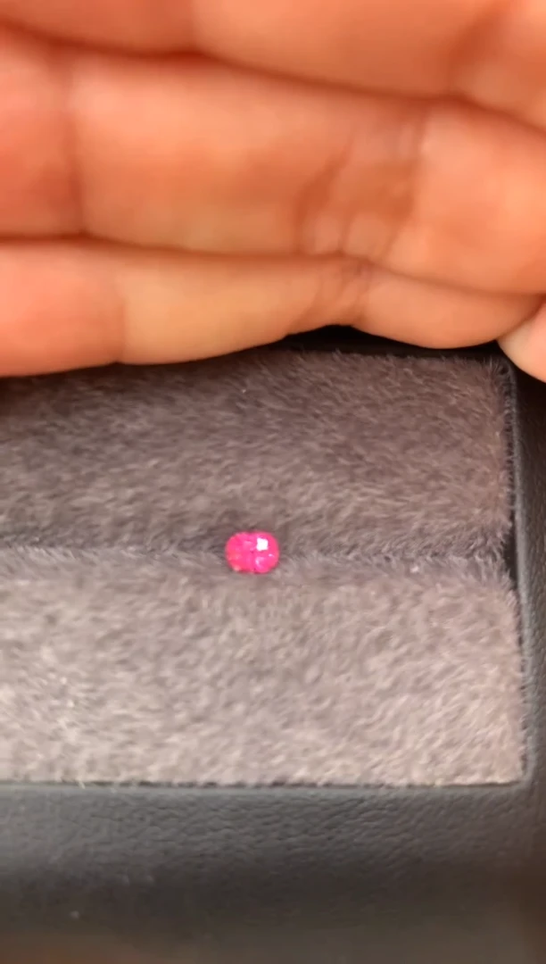 未镶嵌裸石定制尖晶石枕型 绝地 0.32ct