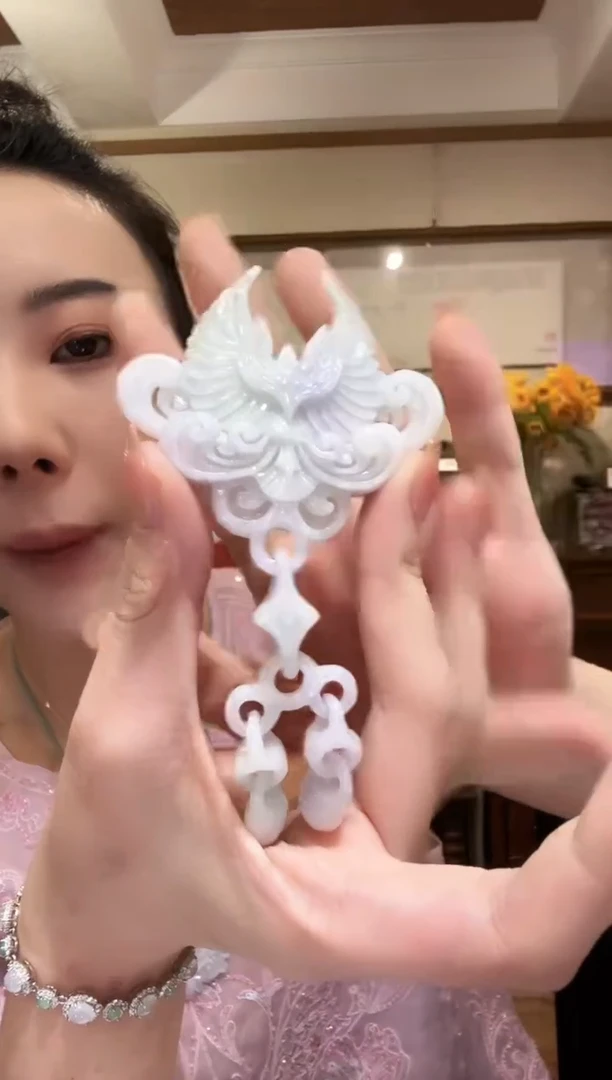 翡翠未镶嵌颈饰国风