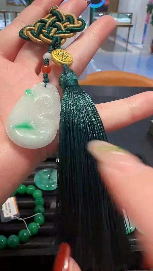 【闪购商品】翡翠颈饰未镶嵌挂件