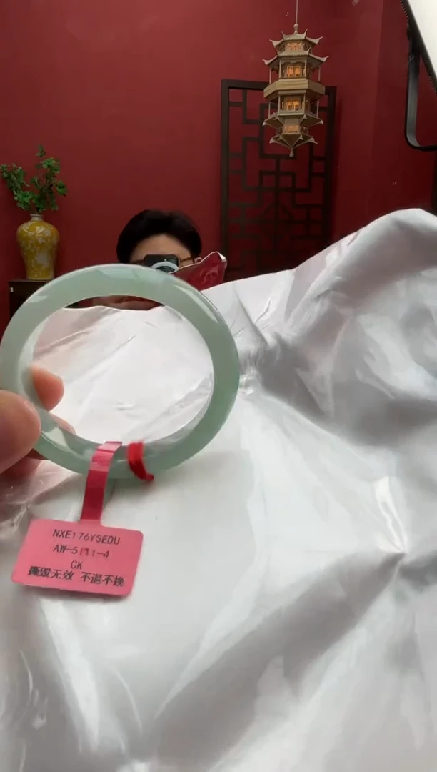 未镶嵌手镯（贵妃镯）翡翠翡翠手镯4