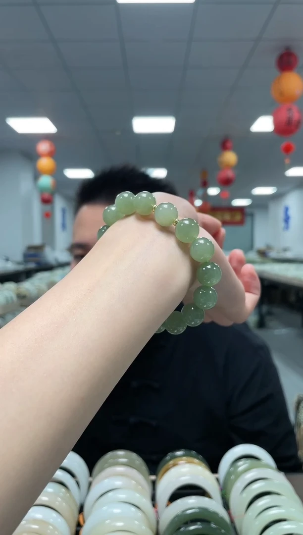 未镶嵌手链和田玉高品湖水冻葡萄肉卡12手串一条