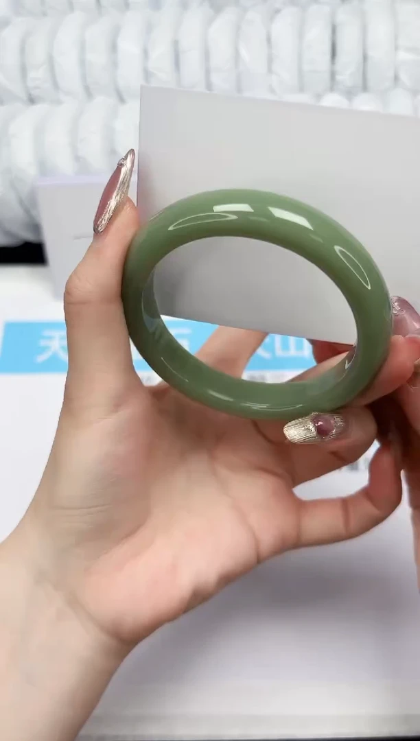 【闪购商品】石英质玉手镯未镶嵌186-59.2