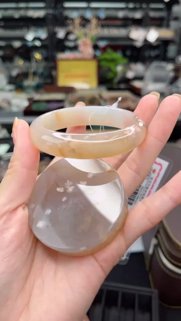 【闪购商品】石英质玉手镯未镶嵌56圈口（不退不换）106179