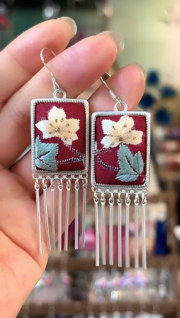 彩云南阁非遗老绣饰品508*