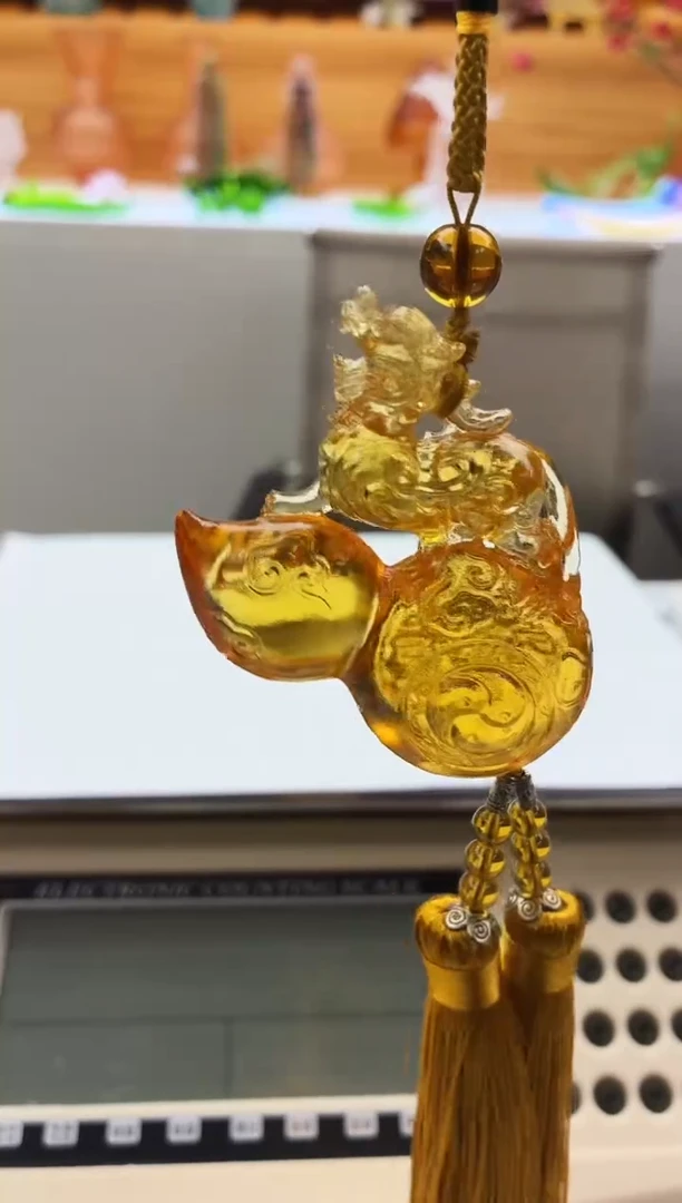 手工艺品琉璃琥珀色貔貅车挂