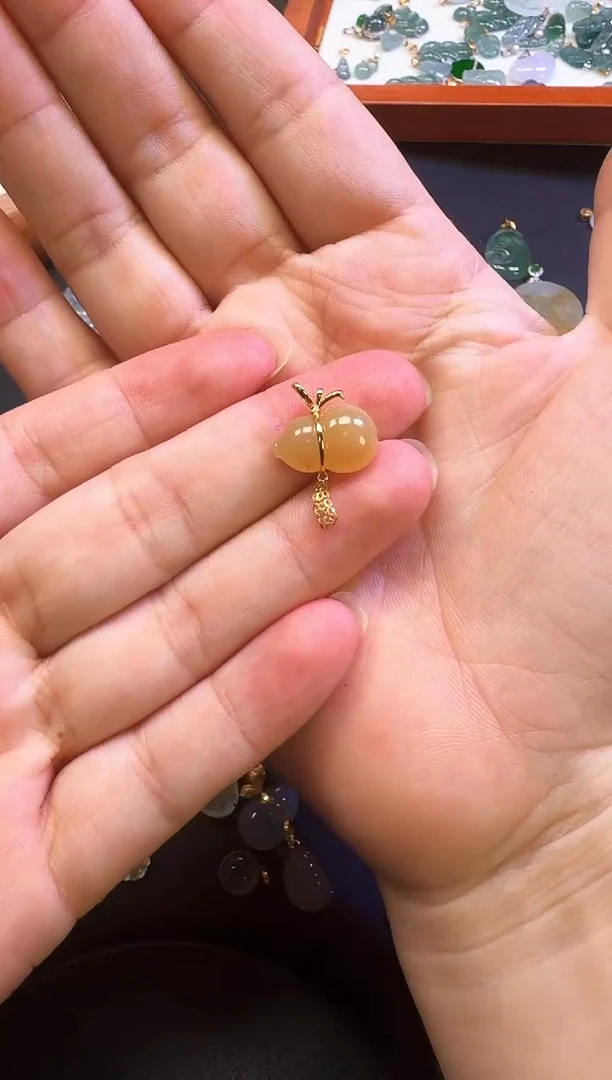 翡翠18K金镶嵌颈饰棉*天然A货翡翠