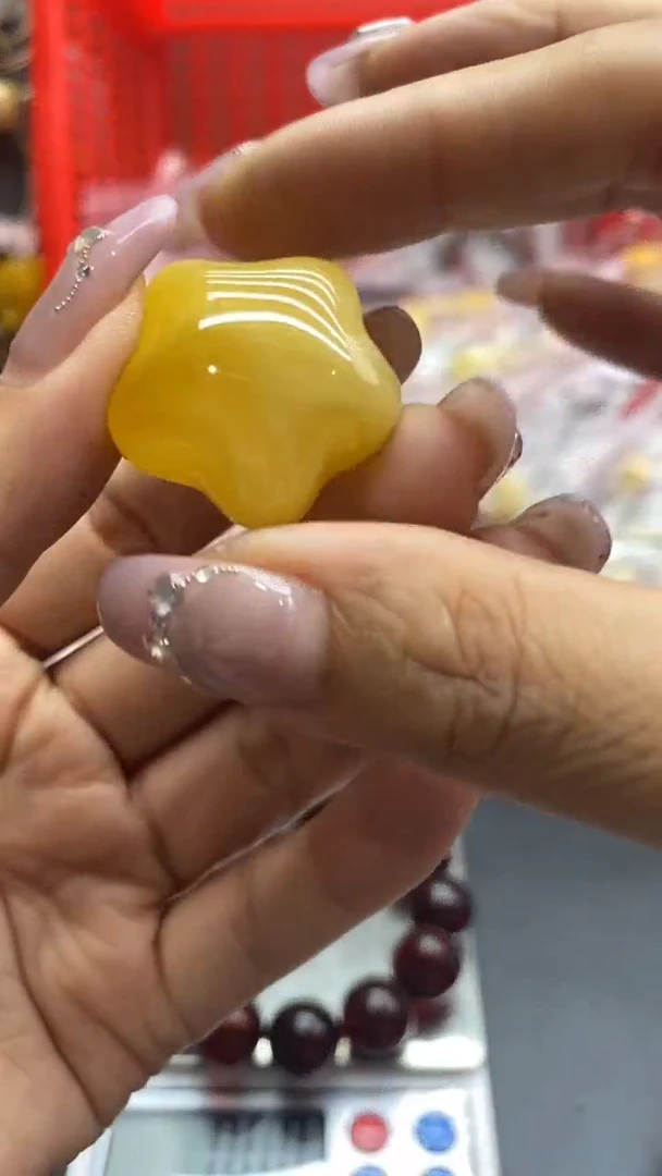 琥珀未镶嵌珠宝奇石1330