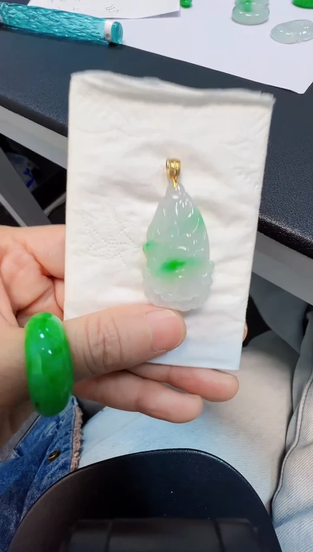 吊坠(不含链)18K金镶嵌翡翠1800