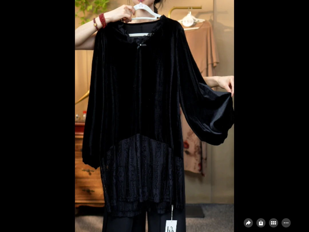272黑色金丝绒蕾丝拼接上衣