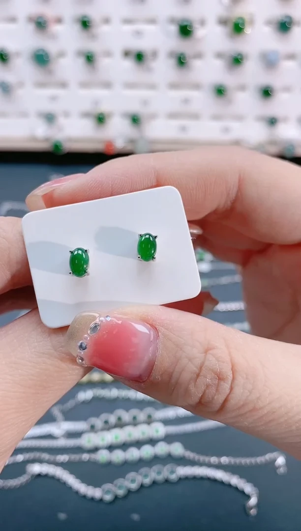 【闪购商品】翡翠耳饰银S925镶嵌天然翡翠