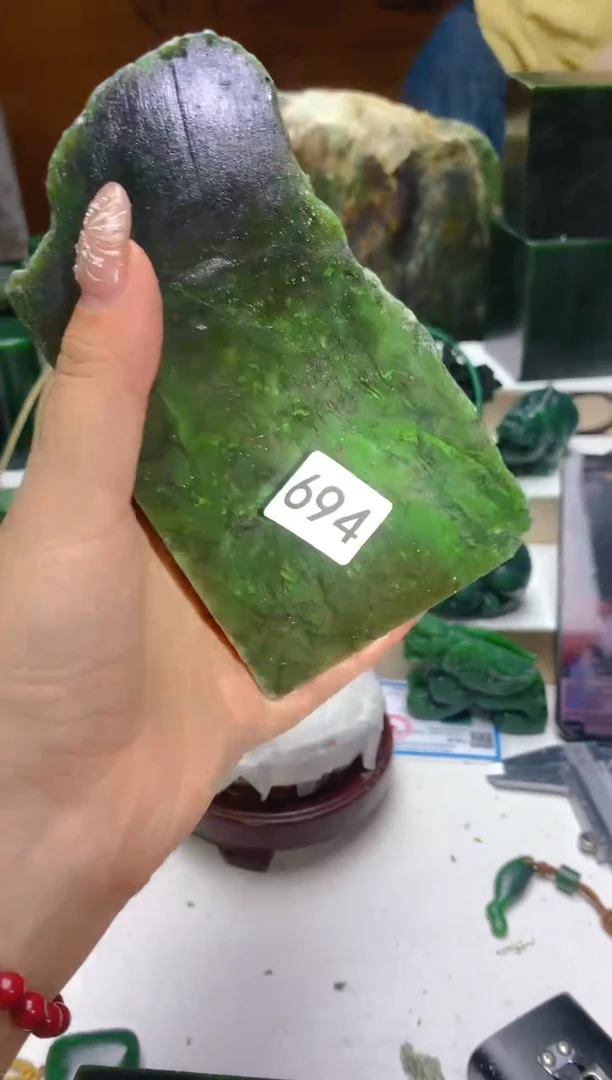 未镶嵌和田玉（碧玉）珠宝半成品0