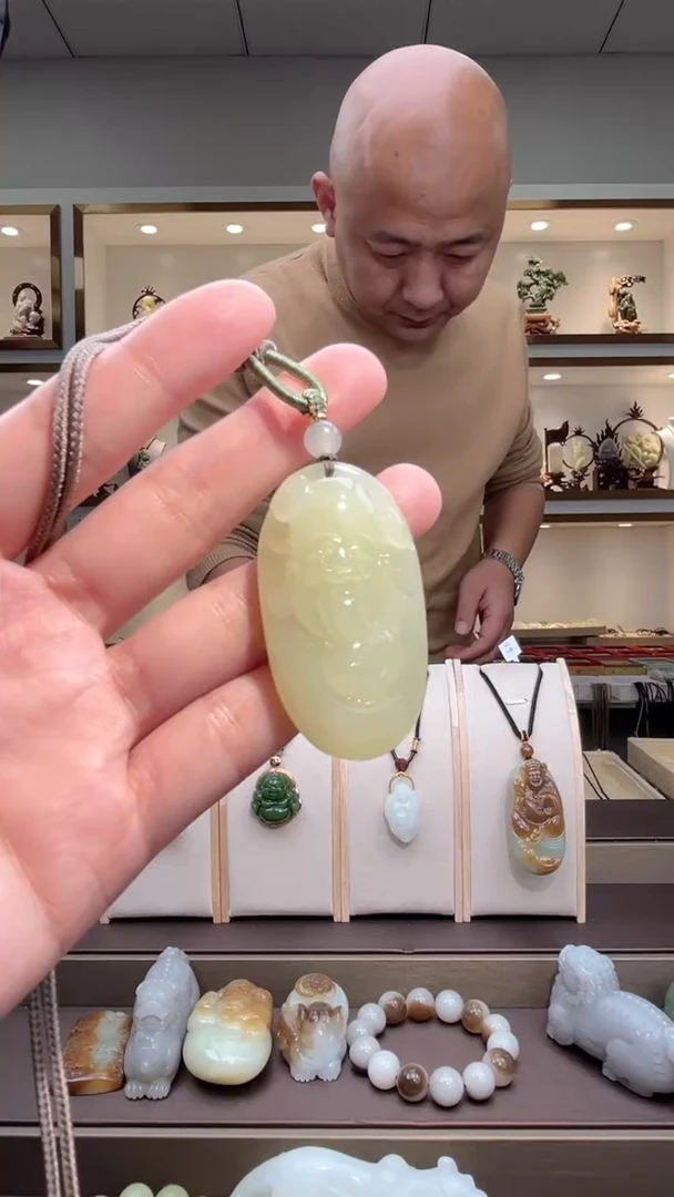 颈饰未镶嵌和田玉苏