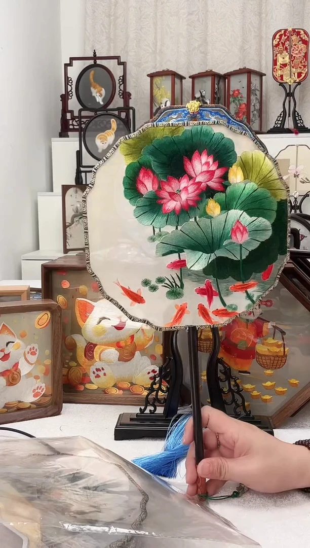 扇子苏绣作品手工团扇