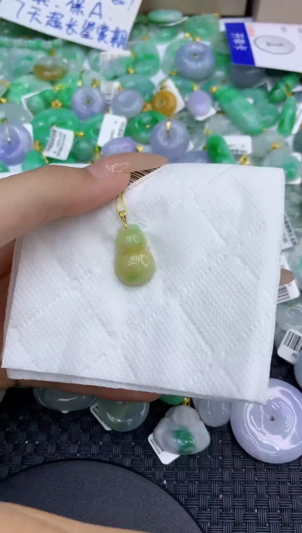 颈饰未镶嵌翡翠天然缅甸A货翡翠