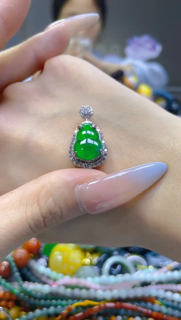 翡翠未镶嵌颈饰/R/翡翠A货，一件也是批发价