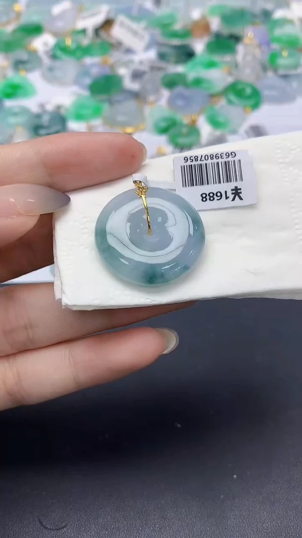 翡翠18K金镶嵌颈饰天然缅甸a货翡翠