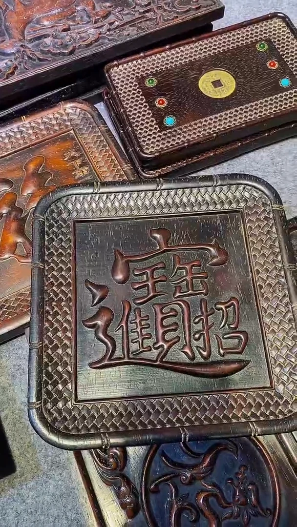 木紫檀雕刻一物一拍