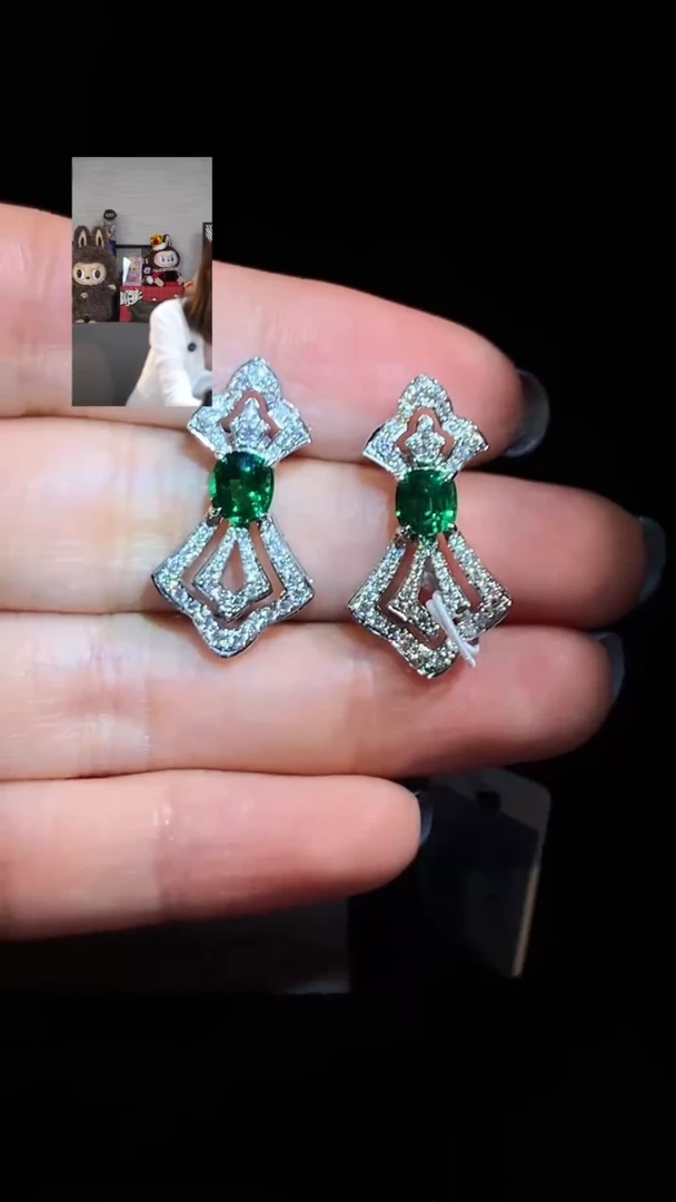 石榴石（沙弗莱）耳饰18K金镶嵌2ct沙弗莱耳钉