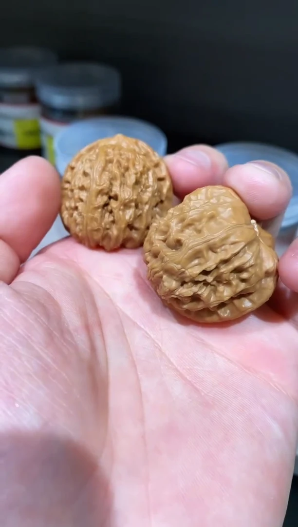 桃核吊坠微修打底白狮子34-35