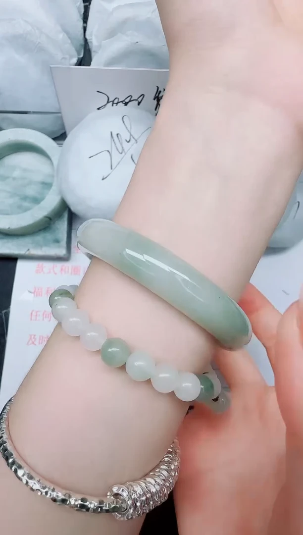 石英质玉手镯未镶嵌29/64.6