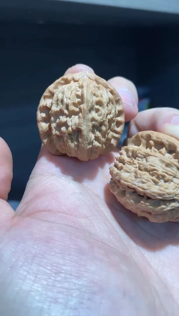 把件文玩核桃全品三角白39-40