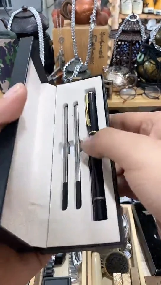 瓷片闪购商品  如图所示