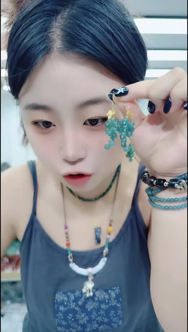 翡翠未镶嵌颈饰0313葡萄耳坠