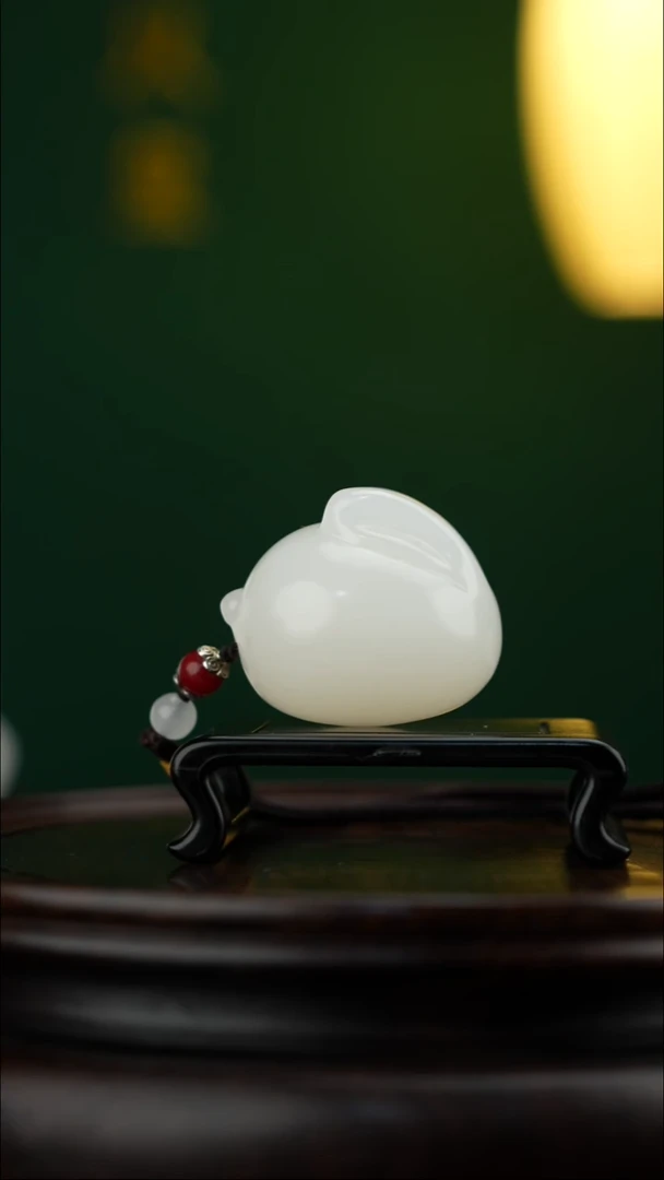 玉【前兔似锦】天然玉石手把件