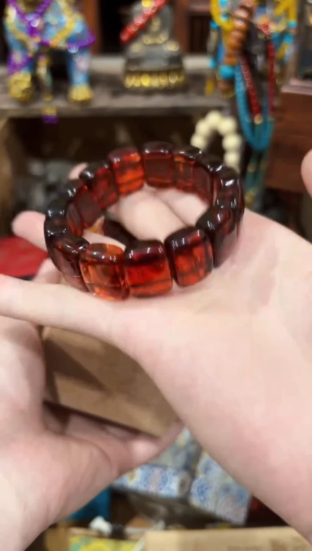 未镶嵌血珀耳饰------------------