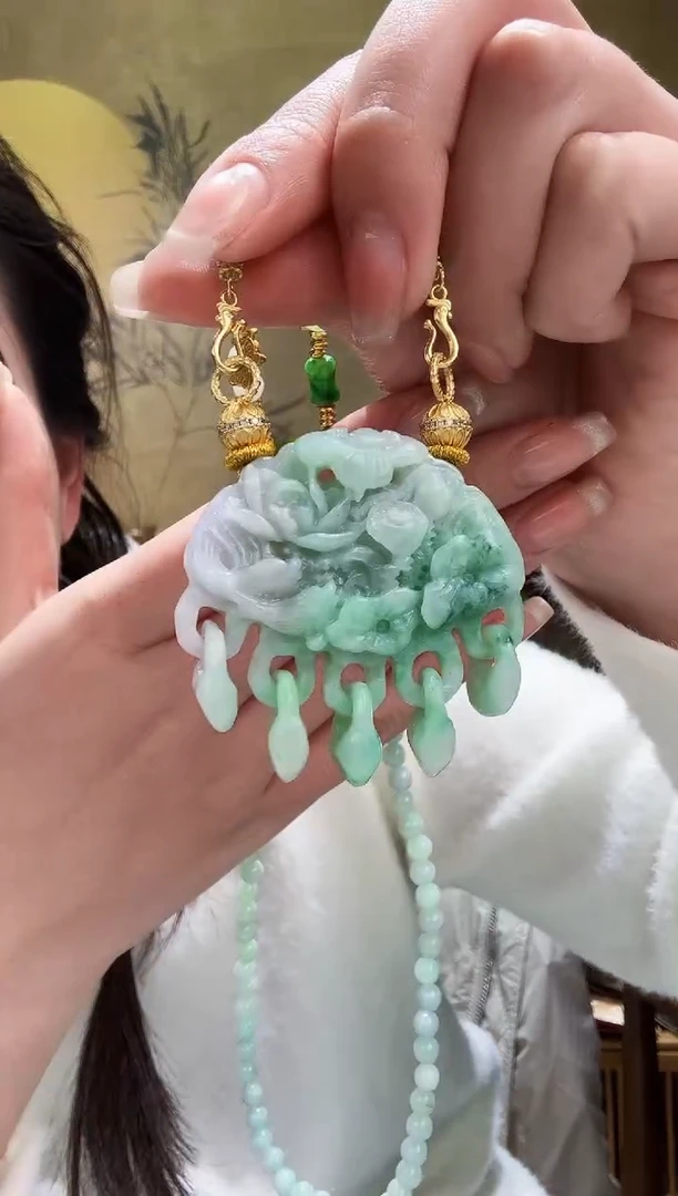 颈饰未镶嵌翡翠吊坠