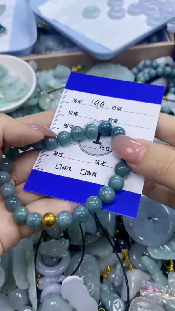 翡翠未镶嵌颈饰天然翡翠吊坠！