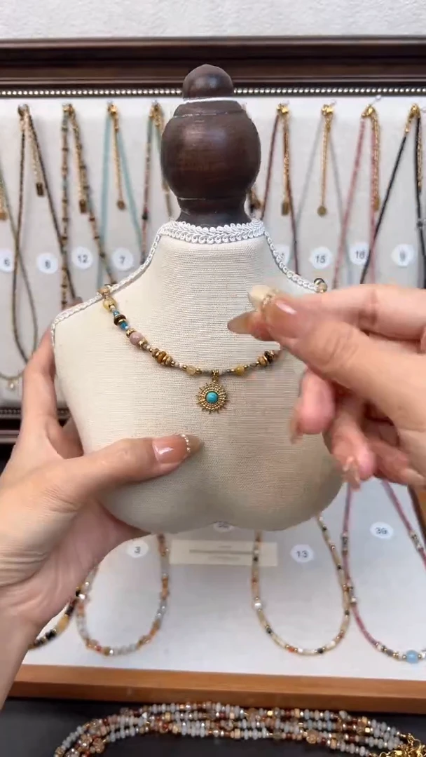 石英质玉钛钢项链拉阿善