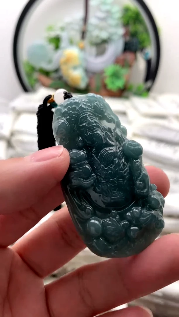 翡翠未镶嵌颈饰财神【品质一般能接受再拍】