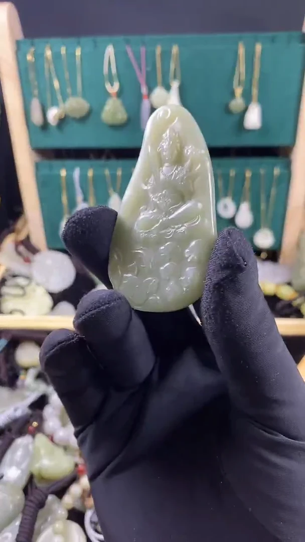 吊坠(赠链)未镶嵌和田玉99