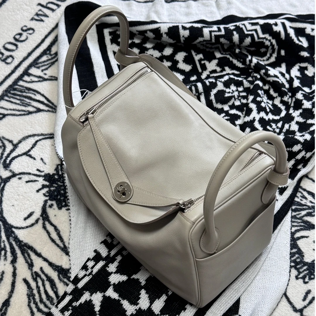 95新 Hermes/爱马仕 lindy30单肩包/珍珠灰A刻/250915VRSYZ14