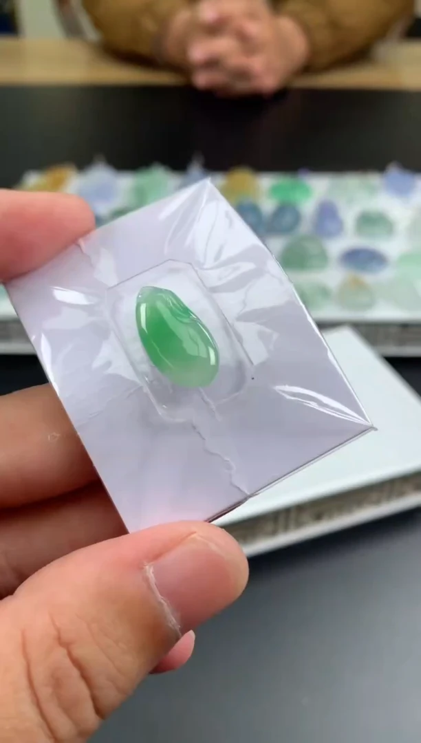 【闪购商品】定制翡翠未镶嵌多样性发一件