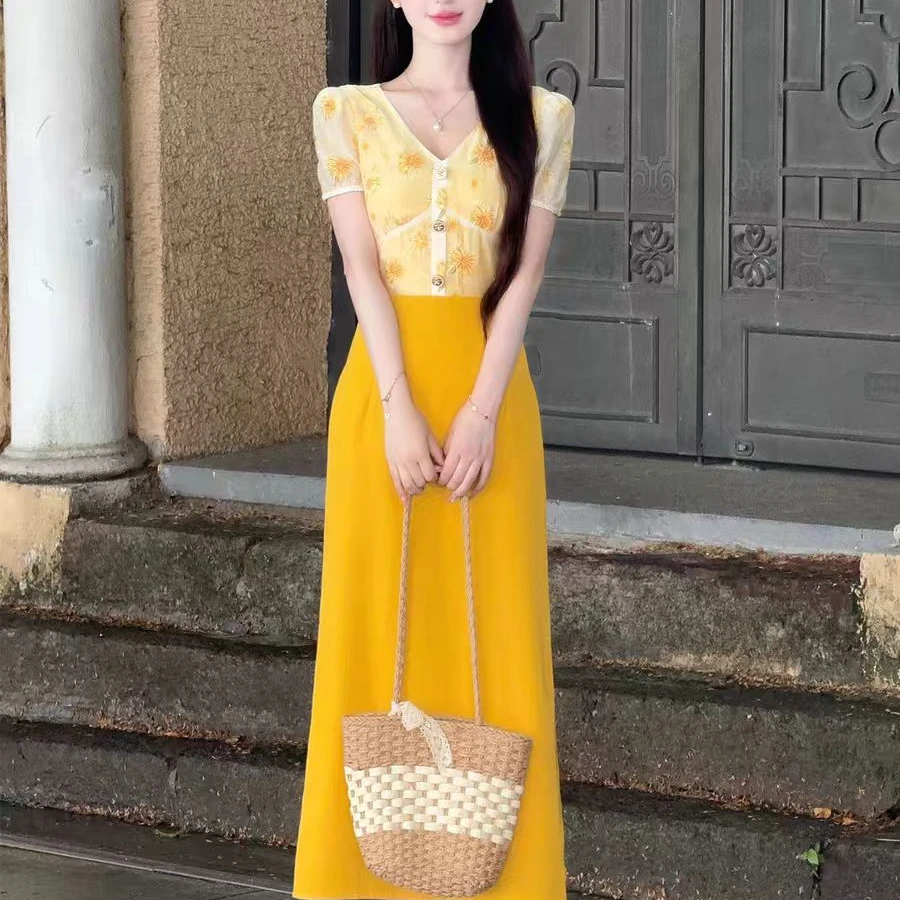 611-2#夏季新款黄色V领法式设计感度假风拼接假两件连衣裙