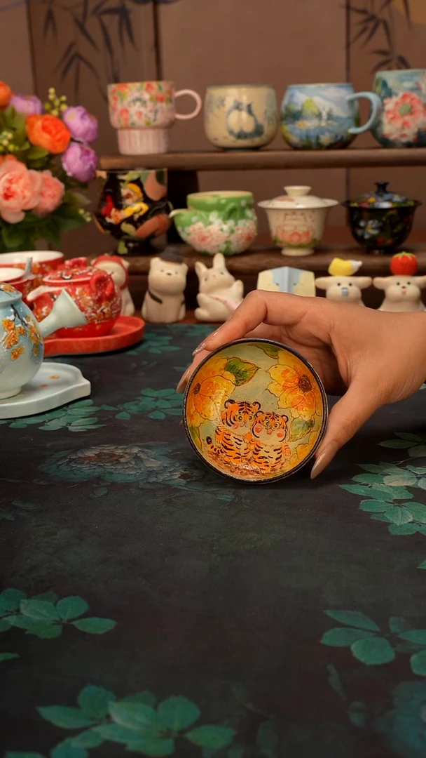 迷糊  小老虎普洱杯