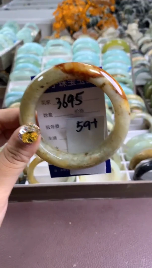 【闪购商品】蛇纹石玉手镯未镶嵌3695
