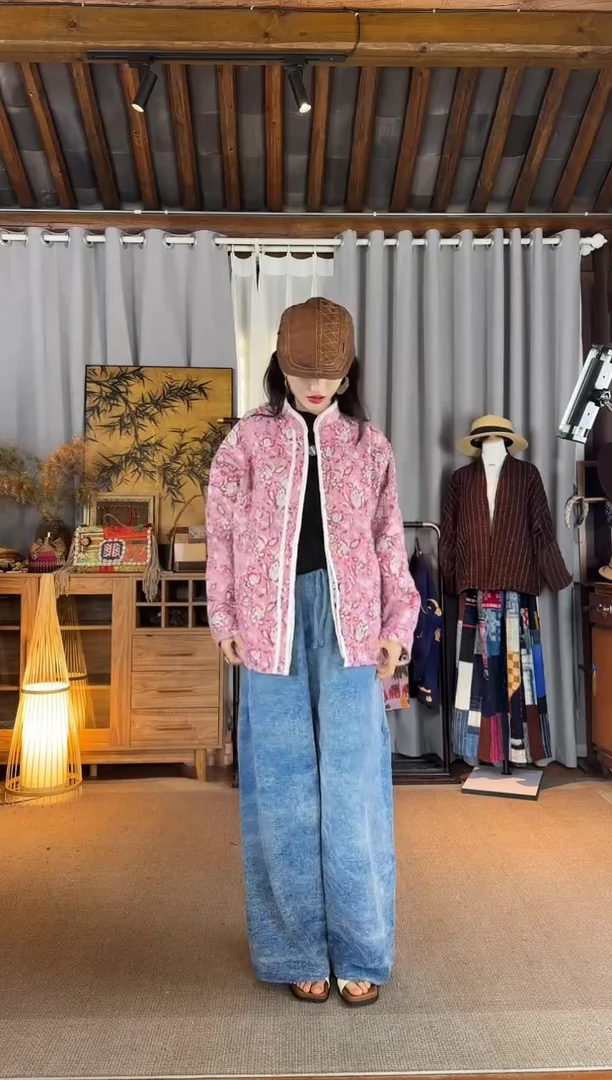 设计师款白色羊毛彩绣外套