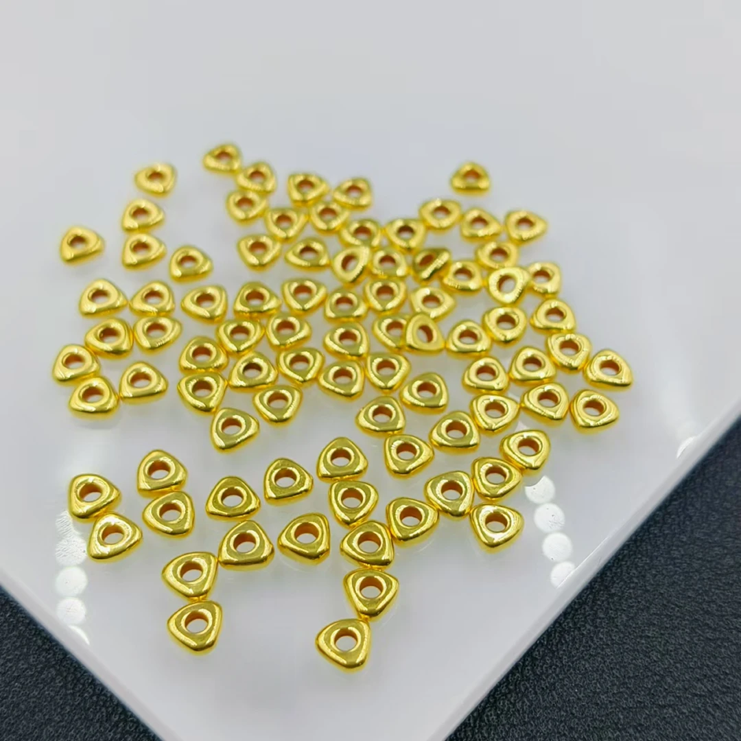 YZ3550-足金4mm左右三角亮面配件(多样性发其一)