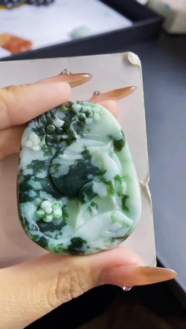 颈饰未镶嵌翡翠1